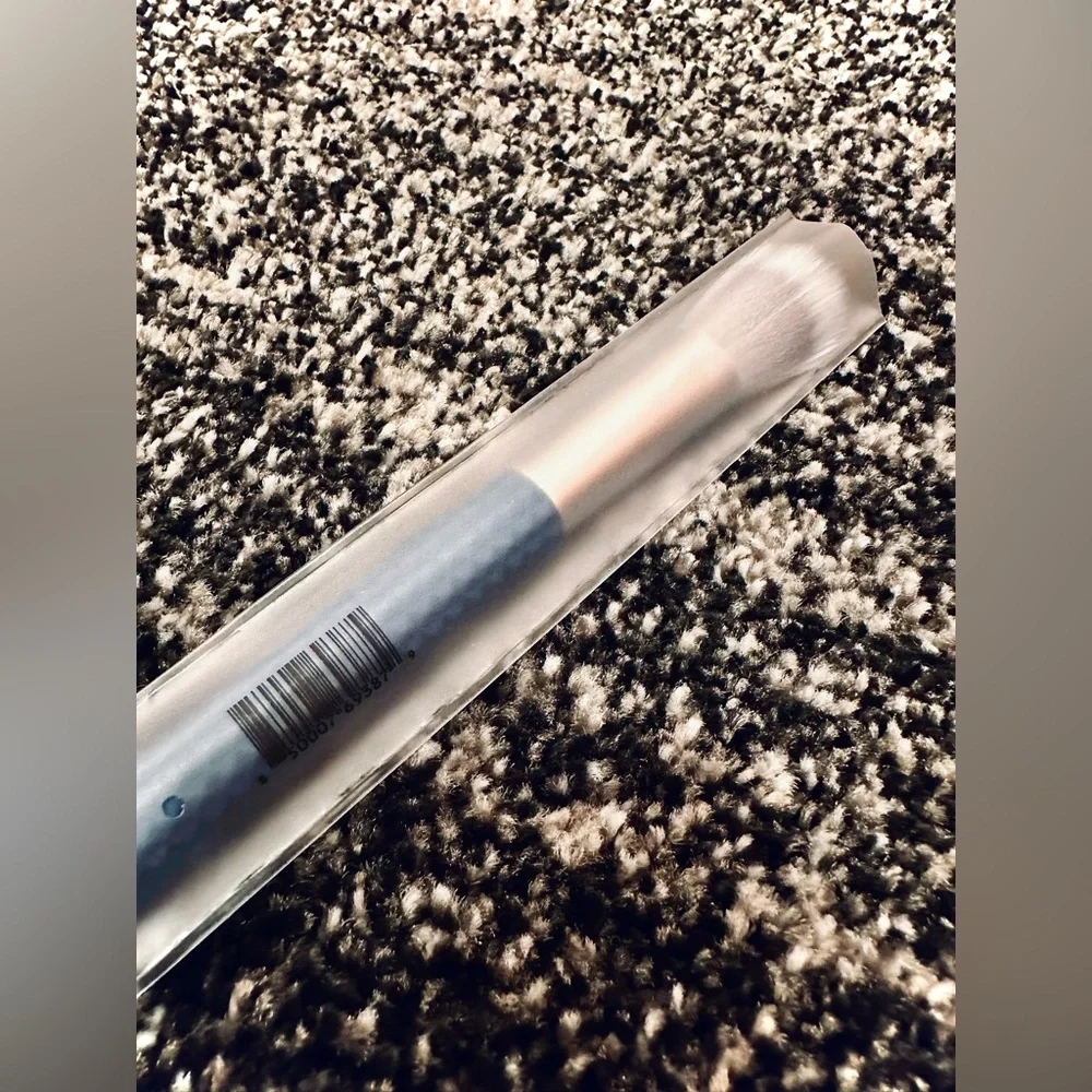 LARUCE BEAUTY || Duo Fibre Brush - LR316 - Denim Handle ⭐️NWT⭐️